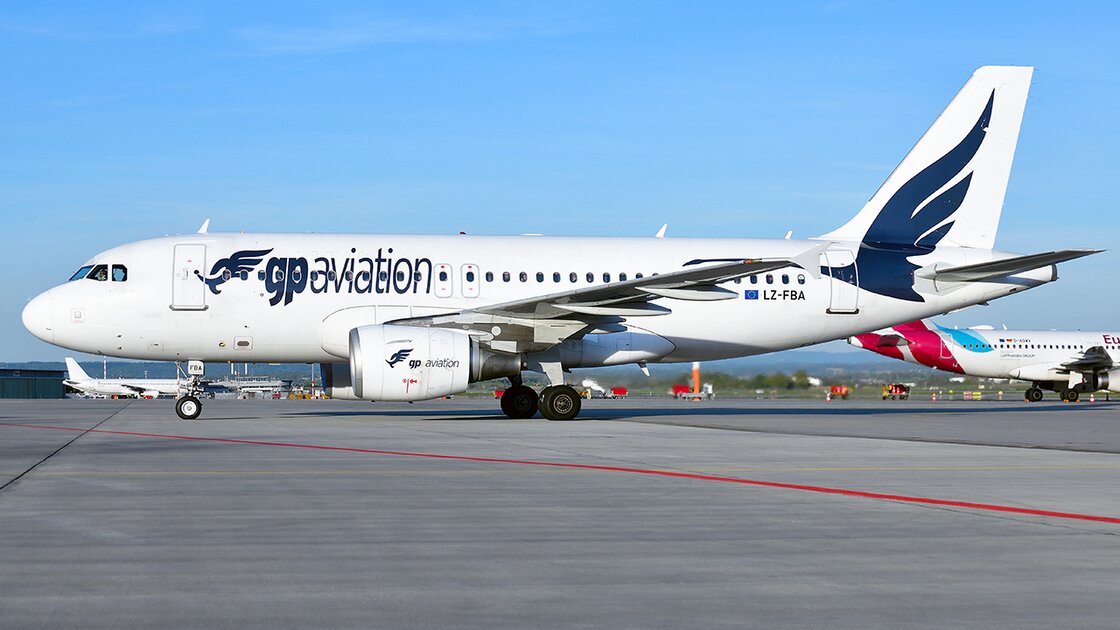Flight IV 8233 to PRISTINA - Stuttgart Airport