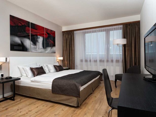 Wyndham Stuttgart Airport Messe Hotel Parken www.stuttgart-airport.com