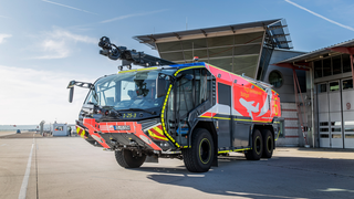 Flughafenlöschfahrzeug (FLF 60-3) - Stuttgart Airport